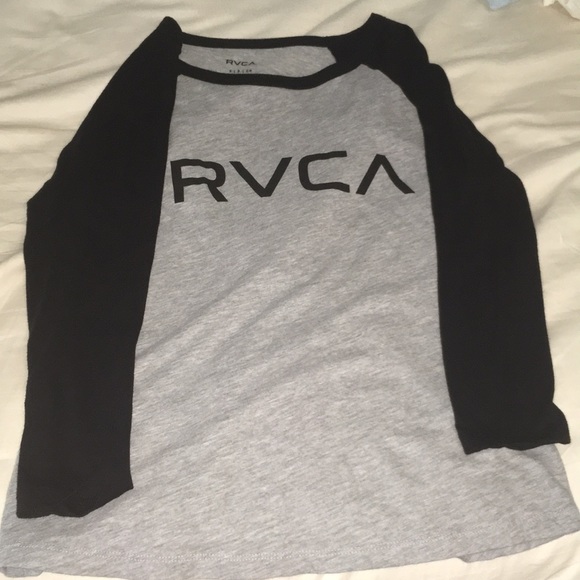 RVCA Tops - Quarter length sleeved shirt